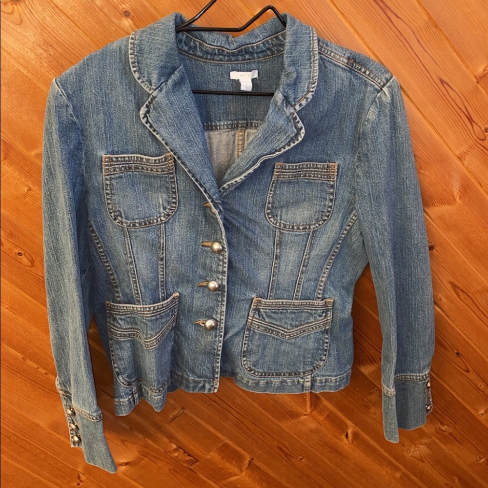Vintage/ Retro Women’s Jean Jacket w/Button details Size: L